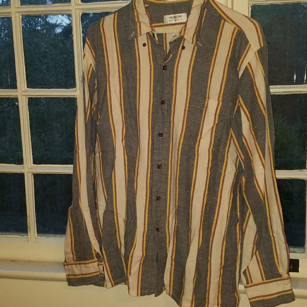 Retro Oversized Button-Up - Picture 3 of 4